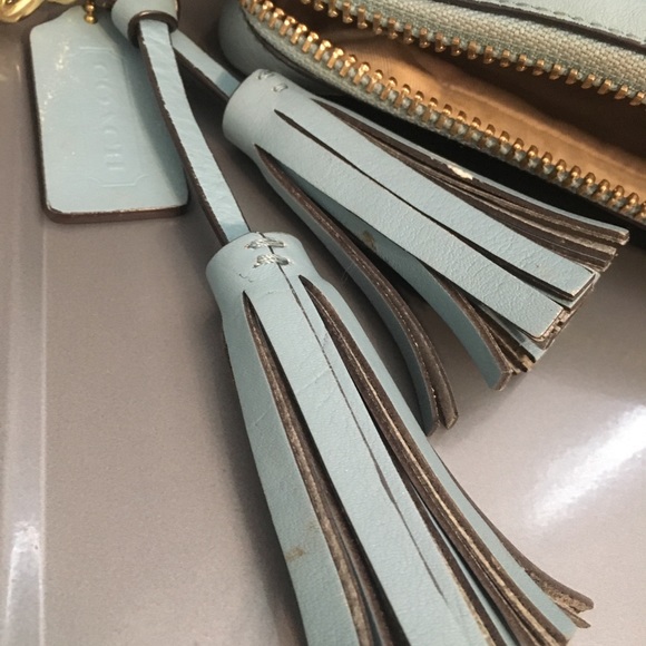 Baby blue Coach crossbody - Picture 8 of 8